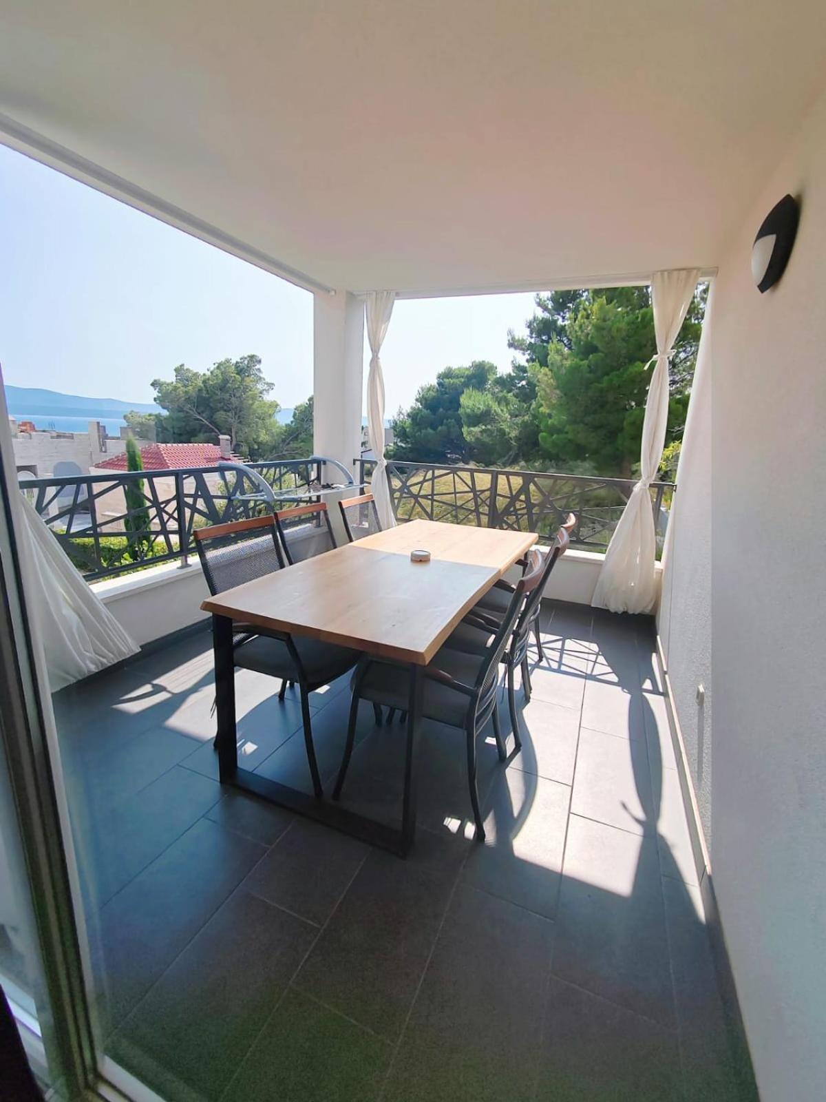 L&L Apartmani 1 Bol Exteriör bild