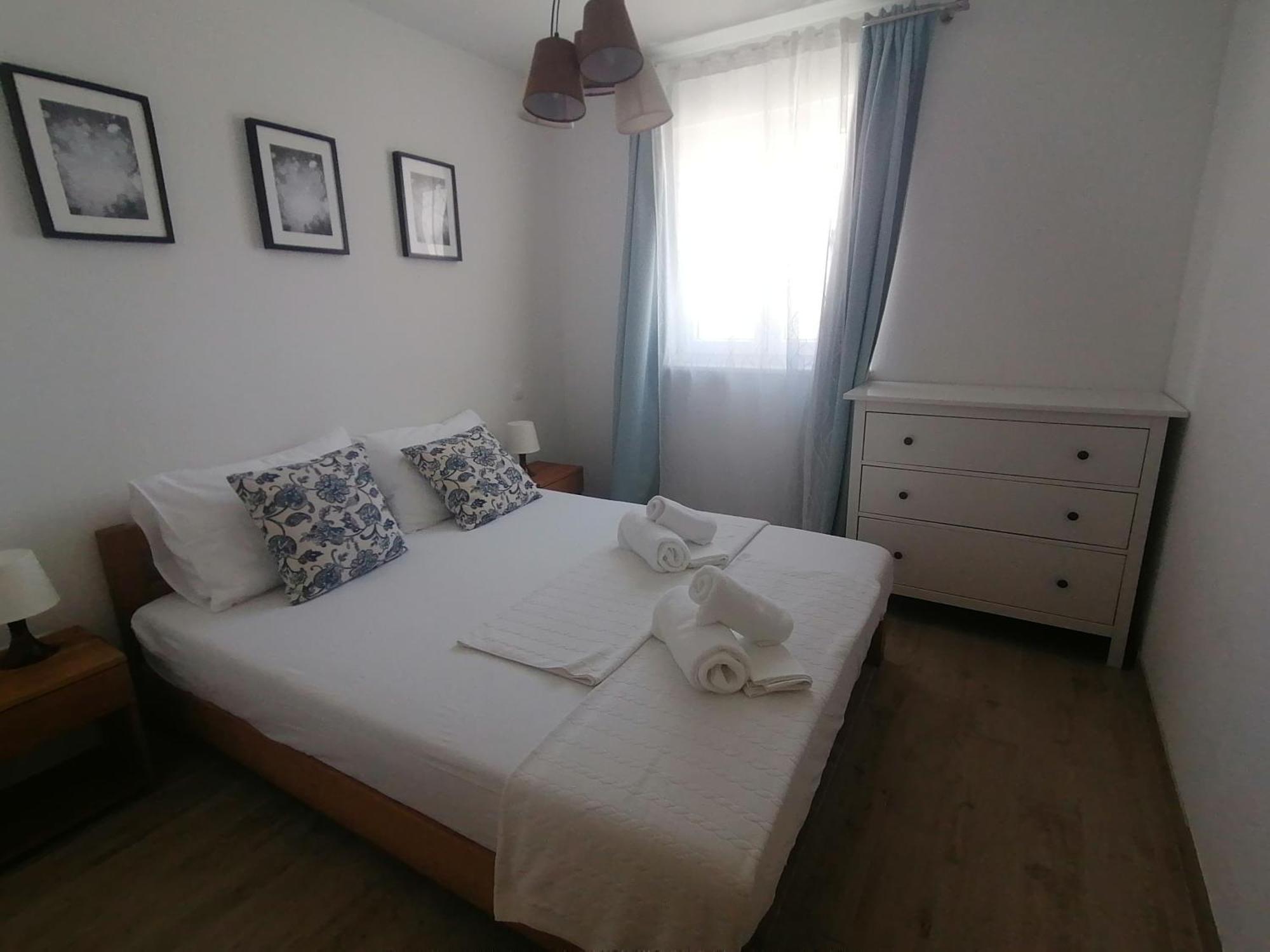 L&L Apartmani 1 Bol Exteriör bild