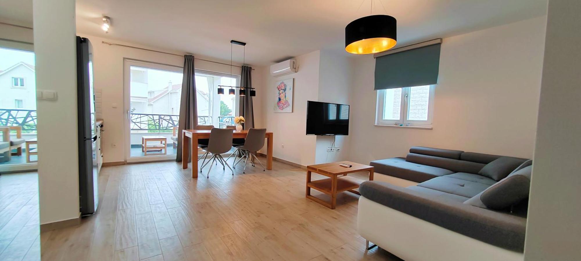 L&L Apartmani 1 Bol Exteriör bild