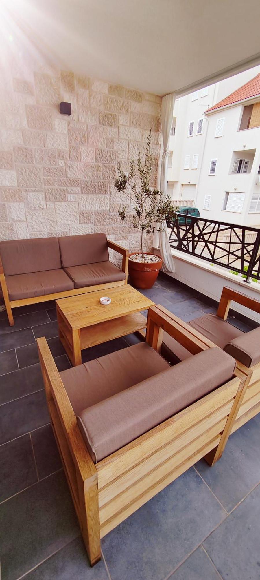 L&L Apartmani 1 Bol Exteriör bild